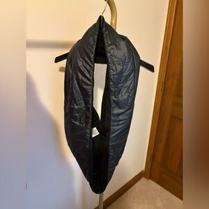 Nike Dri-Fit Black Quilted Infinity Scarf